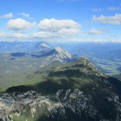 Flugwegposition um 14:15:07: Aufgenommen in der Nähe von Aich, Österreich in 2464 Meter